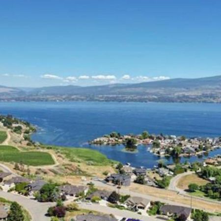 Lake View Yellow House By Winary Resort West Kelowna Bagian luar foto